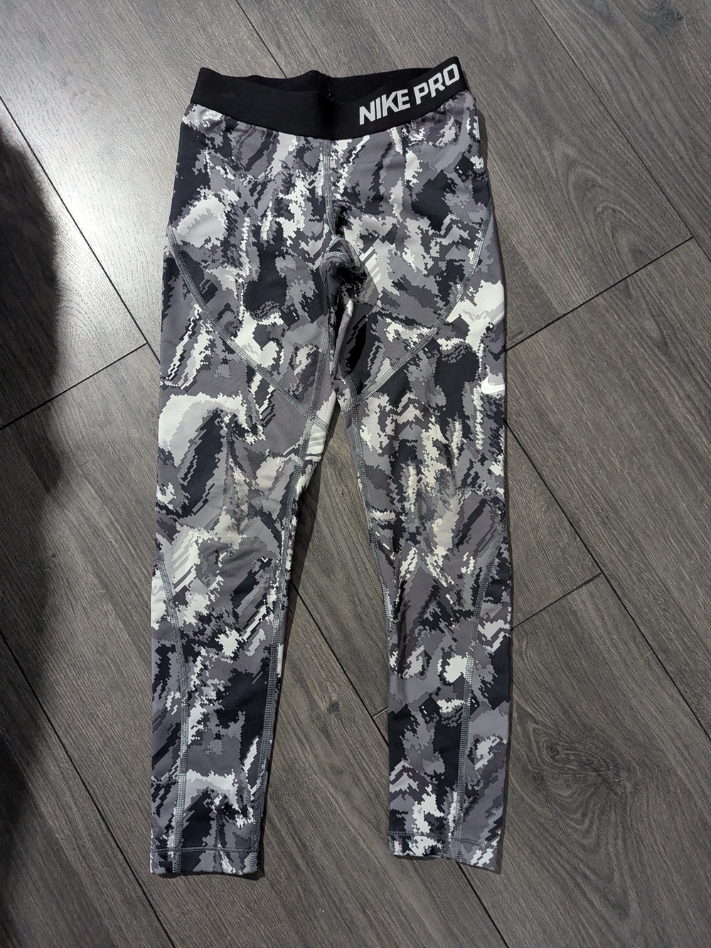 Nike Pro Girls Black & Gray Camo Leggings